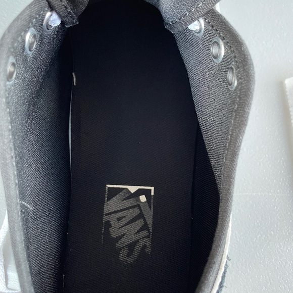 Vans Black and White Suede Canvas Lace-Up Sneakers, Men’s 7  Women’s 8.5 - Picture 5 of 8